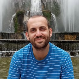 Imagen del escritor Santiago Lomas.