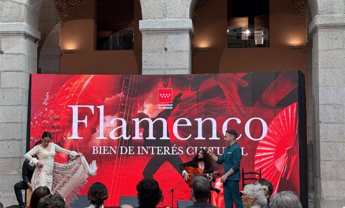 Belén López y su compaía durante su actuación en el acto de la Real Casa de Correos por la declaración del flamenco como BIC.