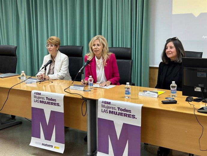 La subdelegada del Gobierno en Huelva, María José Rico, en la jornada 'Orientaciones para uso de lenguaje no sexista en las Administraciones Públicas'.