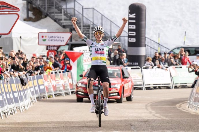 El ciclista esloveno Tadej Pogacar (UAE Team Emirates) ganó este miércoles la tercera etapa de la Volta a Catalunya, disputada entre Sant Joan de les Abadesses y Port Ainé sobre 176,7 kilómetros