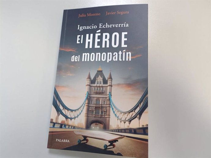 El libro 'El héroe del monopatín' (Palabra), escrito por Julia Moreno y Javier Segura,
