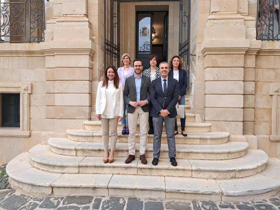 Govern y Maó firman un protocolo de actuaciones para la cesión del solar donde se construirá el nuevo Conservatorio.