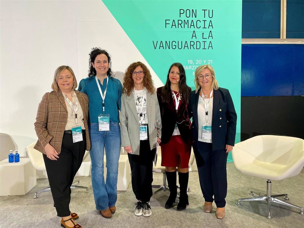 Idoia Carlota Fernández Bereciartua, Vocal De Adjuntos, Sustitutos Y Regentes De Oficina De Farmacia Del Colegio Oficial De Farmacéuticos De Gipuzkoa; Paola González Hernández, Farmacéutica Adjunta En Colmenar Viejo (Madrid); Mari Carmen Magro, Vocal De