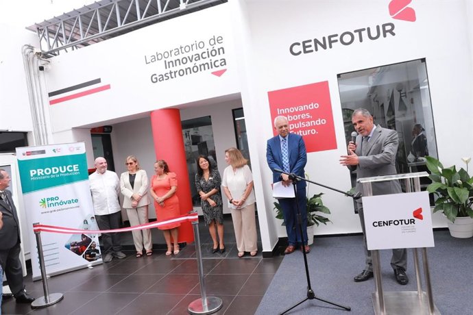 Ministro de Comercio Exterior y Turismo, Juan Carlos Mathews, inauguró hoy el primer laboratorio de innovación gastronómica del sector público.