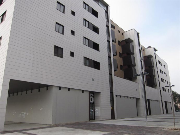 Archivo - Pisos, casas