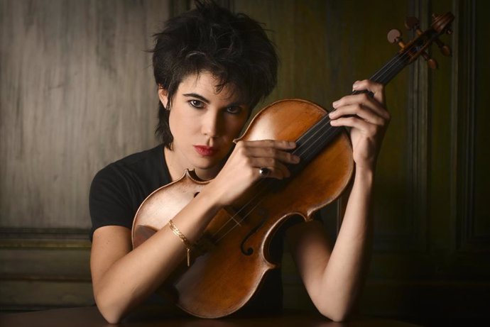 Archivo - La violinista Isabel Villanueva.