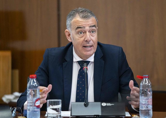 El director de la Oficina Andaluza contra el Fraude y la Corrupción, Ricardo Puyol, comparece en comisión parlamentaria