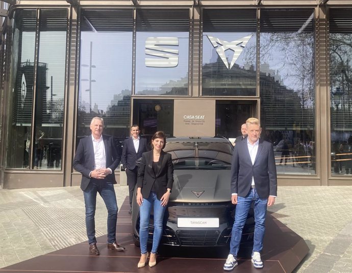 Els directius de Seat Wayne Griffiths, Marc Riera, David Powels, Laura Carnisser i Markus Haupt