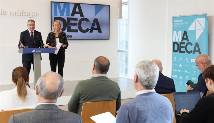 El presidente de la Diputación, Francisco Salado, presenta el Barómetro de la provincia de Málaga elaborado por la Fundación Madeca.