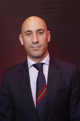 Archivo - El presidente de la Real Federación Española de Fútbol, Luis Rubiales, posa para Europa Press, en el Auditorio Meeting Place a 14 de febrero de 2023, en Madrid (España). Luis Manuel Rubiales es un exfutbolista y dirigente deportivo español, pr