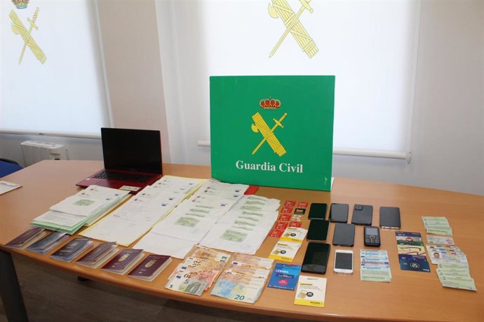 Desarticulada una organización y detenidas 4 personas en Málaga a raíz de una estafa informática a una empresa de Lugo