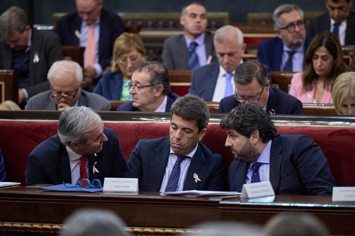 Archivo - Arxiu - (E-D) El president d'Aragó, Jorge Azcón; el president de la Generalitat valenciana, Carlos Mazón i el president de la Regió de Múrcia, Fernando López Miras, durant un debat al Senat