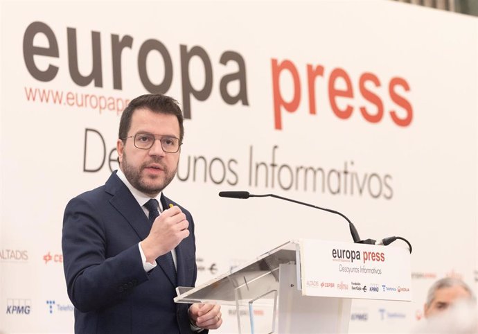 El presidente de la Generalitat de Catalunya, Pere Aragonès, interviene durante un desayuno informativo de Europa Press, en el Hotel InterContinental Madrid, a 20 de marzo de 2024, en Madrid (España).