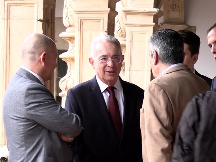 El expresidente de Colombia Álvaro Uribe en el Colegio Arzobispo Fonseca de la Universidad de Salamanca