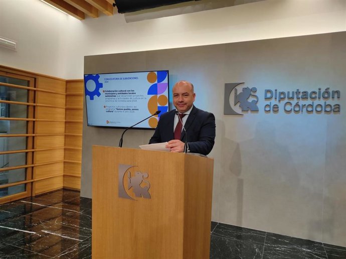 El delegado de Cultura de la Diputación de Córdoba, Gabriel Duque, en rueda de prensa.