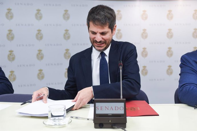 El ministro de Cultura, Ernest Urtasun, durante una comisión, en el Congreso de los Diputados, a 21 de marzo de 2024, en Madrid (España). Durante la comparecencia, el ministro ha informado sobre las líneas generales de la política de su departamento.