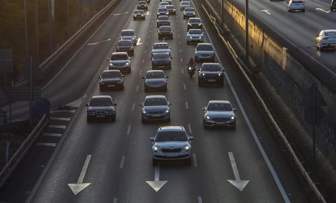 Archivo - Imagen de tráfico en Sevilla