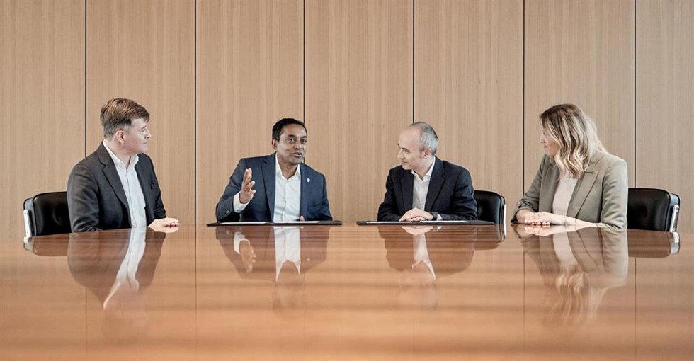 De izqda a dcha: Javier Losada, director de sostenibilidad de Inditex; M. Sanjayan, CEO de Conservation International; Óscar García Maceiras, consejero delegado de Inditex, y Katie Russel, Directora de Marca y Alianzas de Conservation International