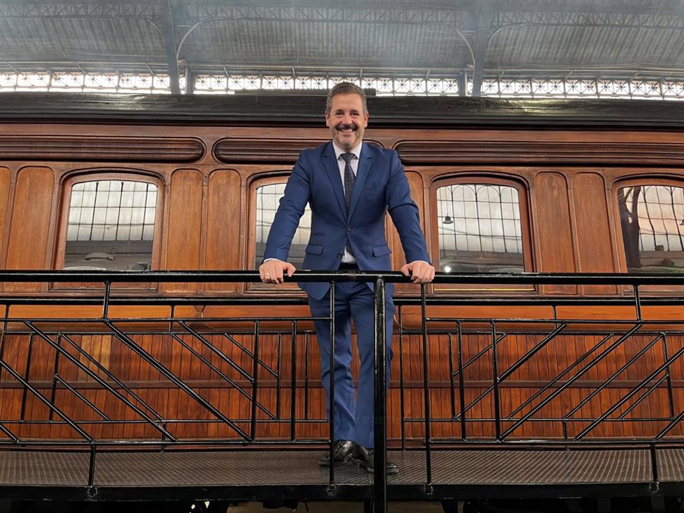 El consejero de Cultura, Turismo y Deporte, Mariano de Paco, presenta la nueva temporada del Tren de la Fresa.
