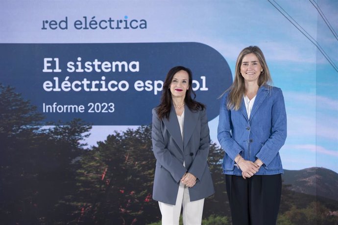 La presidenta de Redeia, Beatriz Corredor, y la secretaria de Estado de Energía, Sara Aagesen