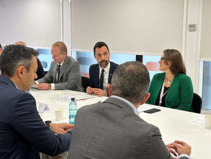 El conseller de Empresa y Trabajo, Roger Torrent, durante la jornada de trabajo.