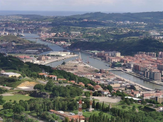 Archivo - Vista aérea de la Punta Norte de la Isla de Zorrotzaurre (Bilbao)