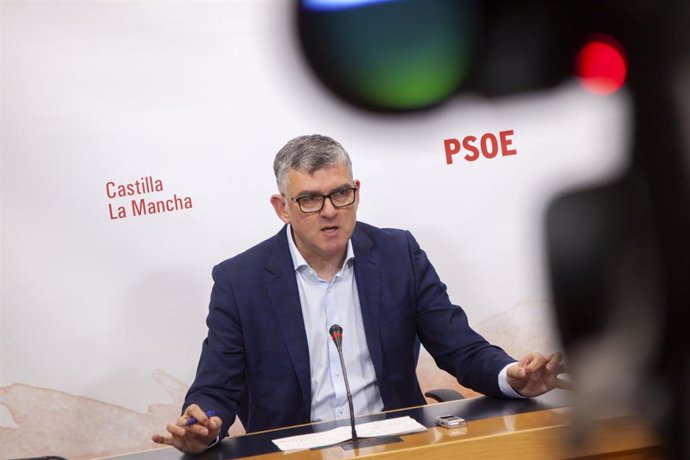 El presidente del Grupo Parlamentario Socialista en las Cortes de C-LM, Ángel Tomás Godoy.