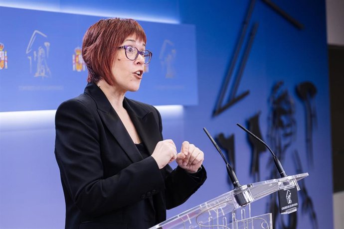Archivo - La diputada de Compromís Águeda Micó ofrece una rueda de prensa posterior a la Junta de Portavoces, en el Congreso de los Diputados, a 19 de diciembre de 2023, en Madrid (España).