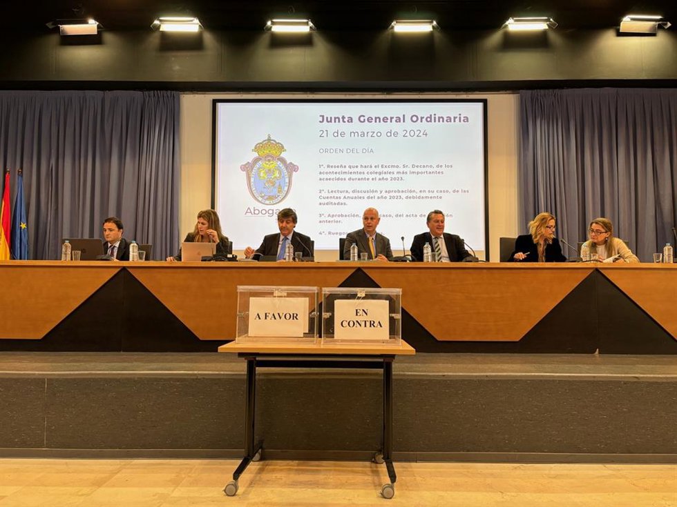 Junta general del Colegio de Abogados de Sevilla