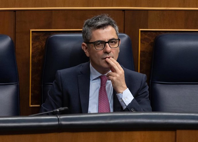 El ministro de la Presidencia, Justicia y Relaciones con las Cortes, Félix Bolaños, durante una sesión plenaria en el Congreso de los Diputados, a 21 de marzo de 2024, en Madrid (España).