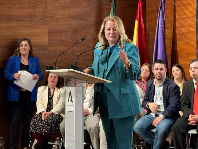 La delegada de Inclusión Social, Juventud, Familias e Igualdad, Ángela Hidalgo.