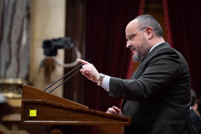 El president del PP de Catalunya, Alejandro Fernández, intervé durant el ple del debat a la totalitat de Pressupostos 2024 en el Parlament, a 13 de març de 2024, a Barcelona, Catalunya (Espanya). El ple del Parlament celebra avui el debat a la t