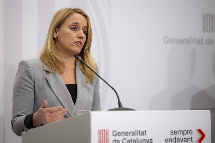 Archivo - La consellera d'Economia i Hisenda de la Generalitat de Catalunya, Natlia Mas, durante una rueda de prensa, a 18 de diciembre de 2023, en Barcelona, Catalunya (España)
