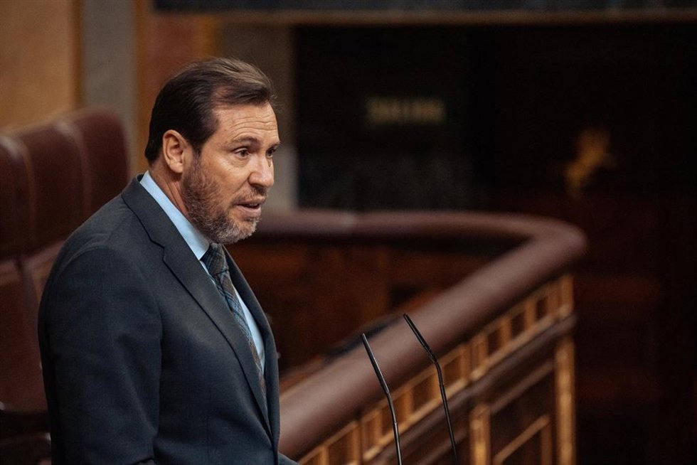 El ministro de Transportes y Movilidad Sostenible, Óscar Puente, en una foto de archivo en el Congreso de los Diputados.