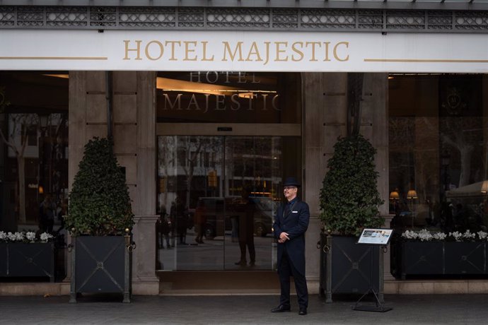 Archivo - Façana de l'Hotel Majestic de Barcelona