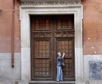 Los votos del PP y Vox aprueban la 'legalización' de 27 apartamentos turísticos en la céntrica Conde de Miranda