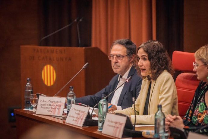 La consellera de Justícia, Gemma Ubasart, i el secretari de Mesures Penals, Amand Calderó