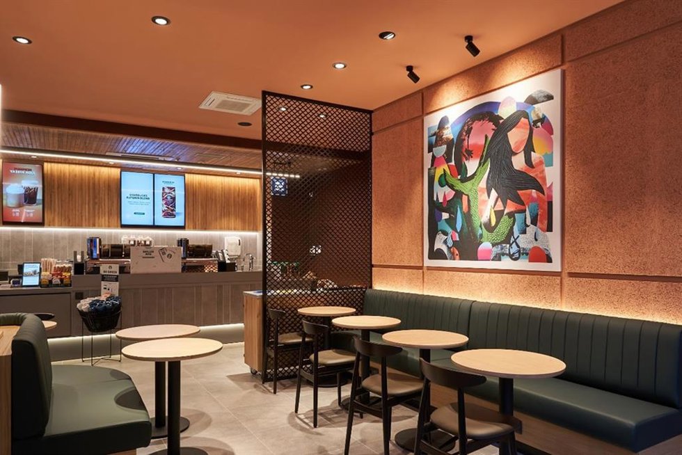 Establecimiento de Starbucks en la Plaza Mayor de Valladolid.