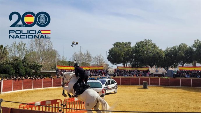 Exhibición de la Policía Nacional en Camas