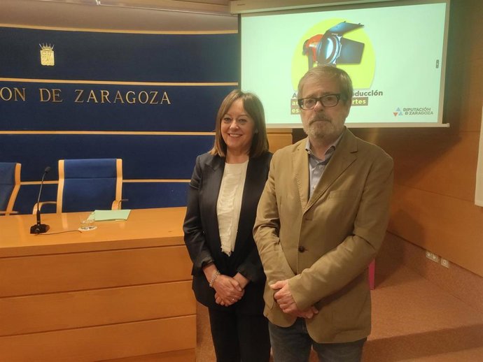 La diputada delegada de Cultura de la DPZ, Charo Lázaro, y el coordinador del Área de Ciudadanía, Juan José Borque.