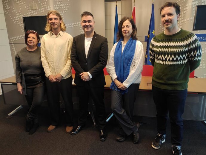 Francisco de Asís Fernández, en el centro