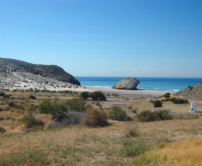 Archivo - Playa de Mónsul, en el Parque Natural de Cabo de Gata-Níjar (Almería)