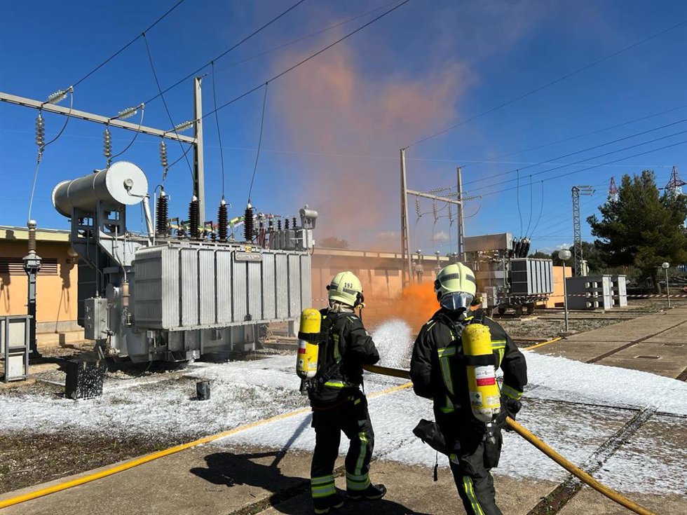 Bomberos de Mallorca participan en un simulacro de emergencia en la subestación de Endesa de Marratxí