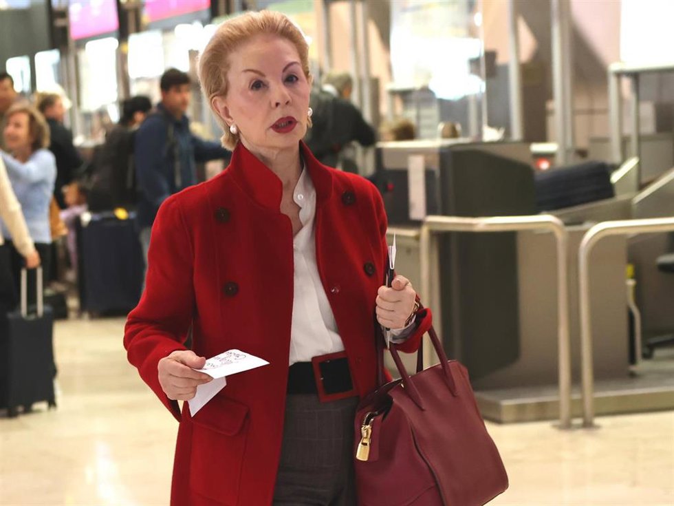 Carolina Herrera en el aeropuerto de Madrid Barajas Adolfo Suárez