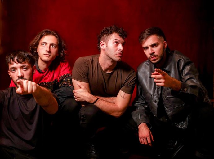 Archivo - El grupo musical Arde Bogotá posa para Europa Press.