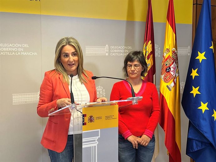 La delegada del Gobierno en C-LM, Milagros Tolón, y la delegada territorial de la Agencia Estatal de Meteorología, Eroteida Sánchez.