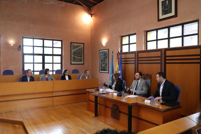Reunión del Consejo de Gobierno celebrada en San Martín del Rey Aurelio