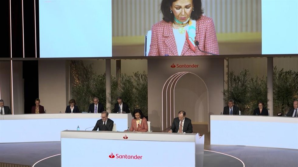 Santander destinará 6.000 millones a dividendos y recompras de acciones con carg