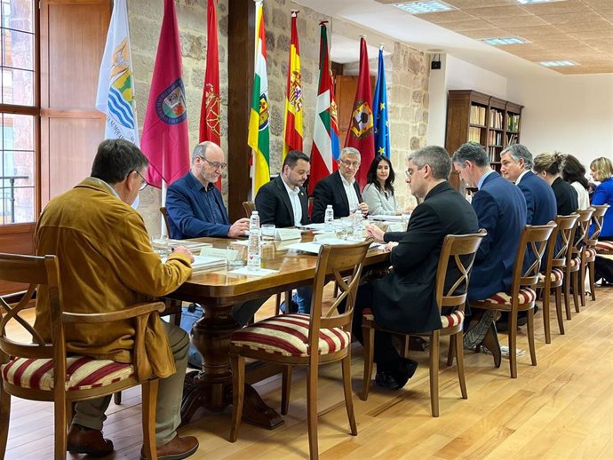 El Gobierno de La Rioja y el de Navarra promueven el patrimonio y legado histórico de Santa María la Real de Nájera