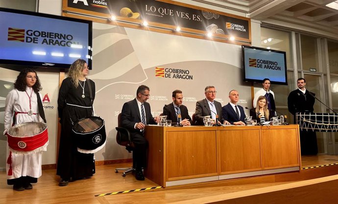 Presentación de la Semana Santa de Alagón, declarada de Interés Turístico de Aragón, en la sala de prensa del Edificio Pignatelli.